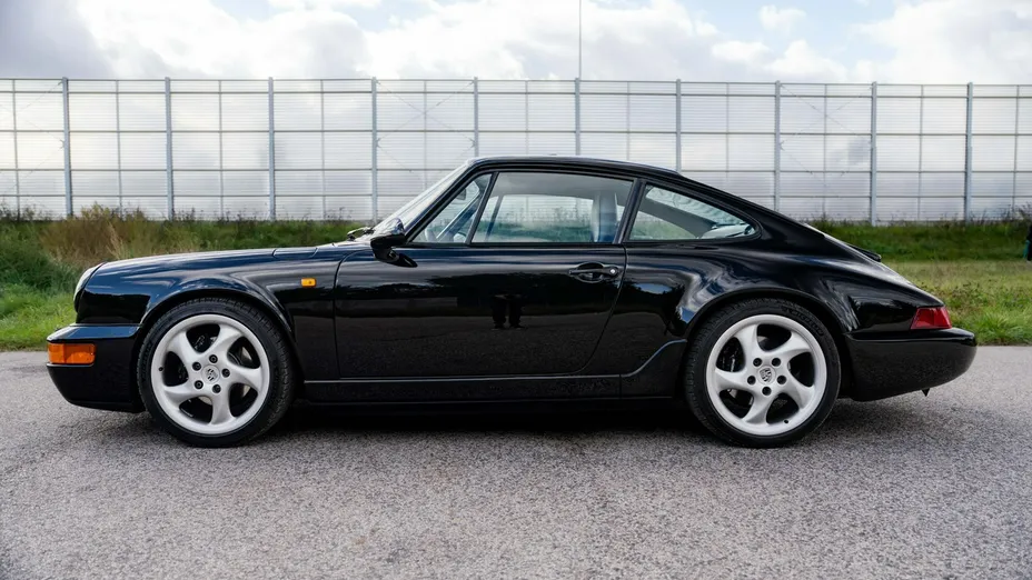 PORSCHE 911 -