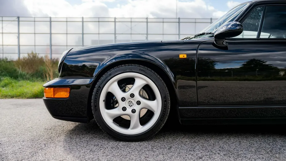 PORSCHE 911 -