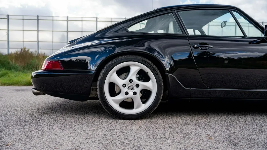 PORSCHE 911 -