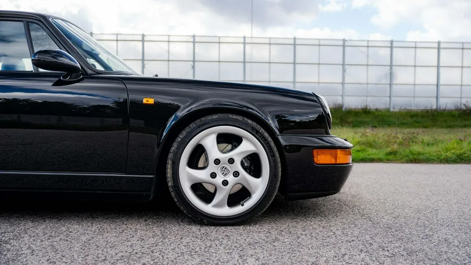 PORSCHE 911 -