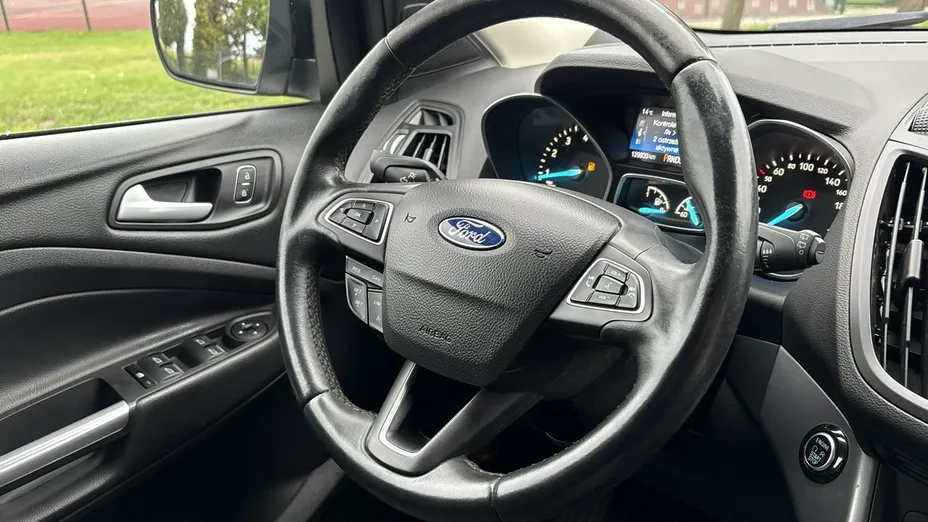 FORD Kuga -