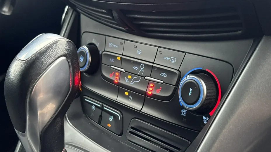 FORD Kuga -