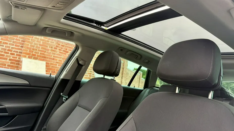 OPEL Insignia -