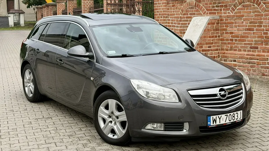 OPEL Insignia -