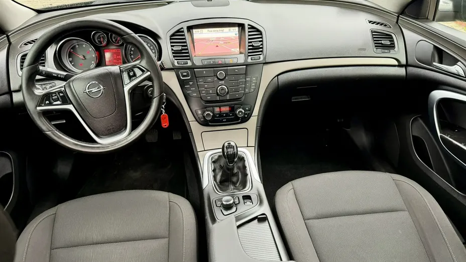 OPEL Insignia -