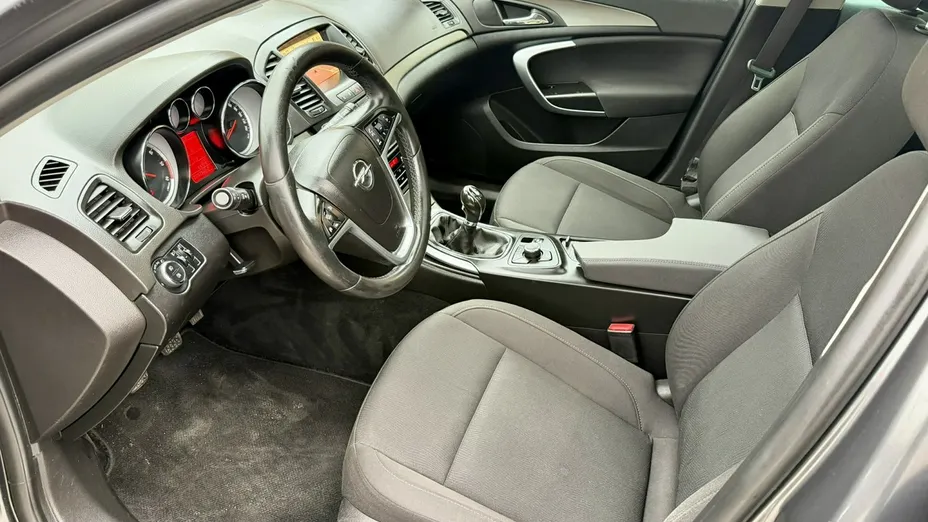OPEL Insignia -