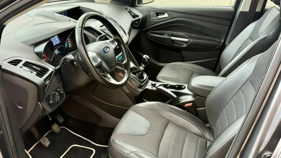 FORD Kuga -