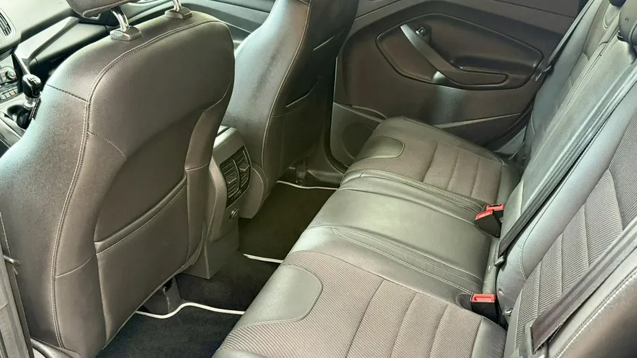 FORD Kuga -