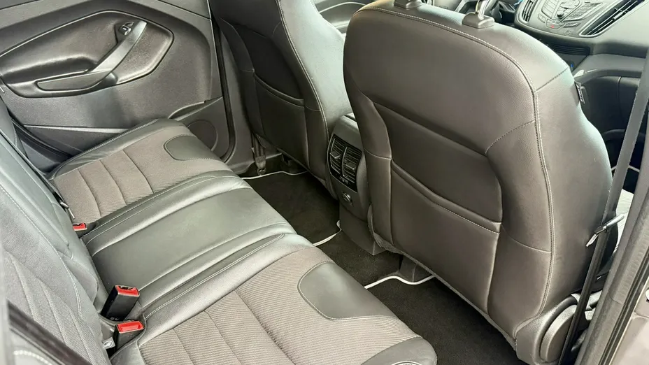 FORD Kuga -