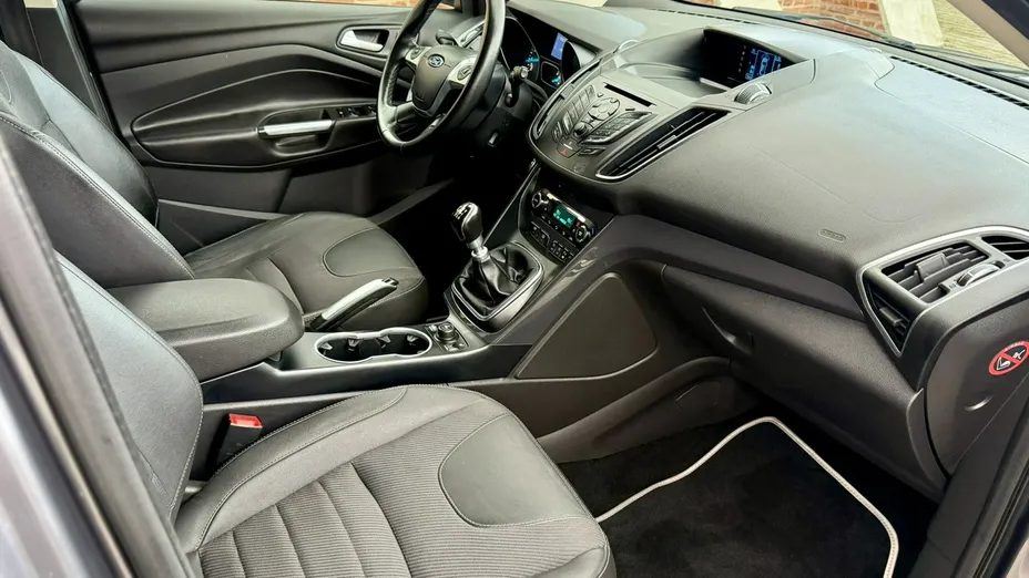 FORD Kuga -