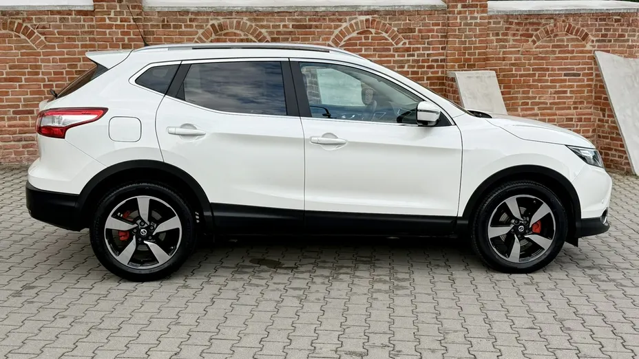 NISSAN Qashqai -