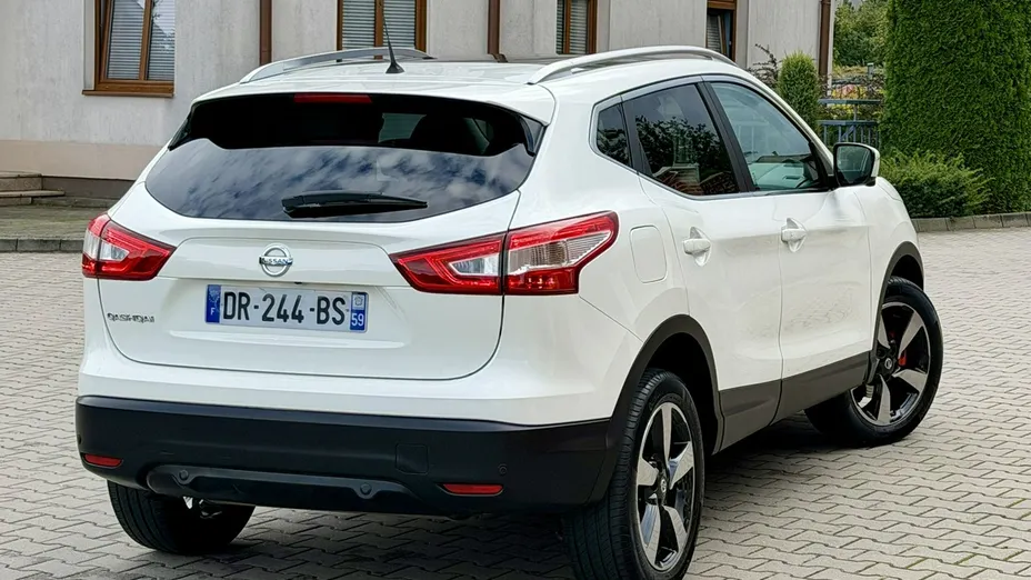 NISSAN Qashqai -