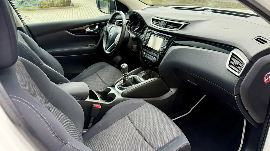 NISSAN Qashqai -