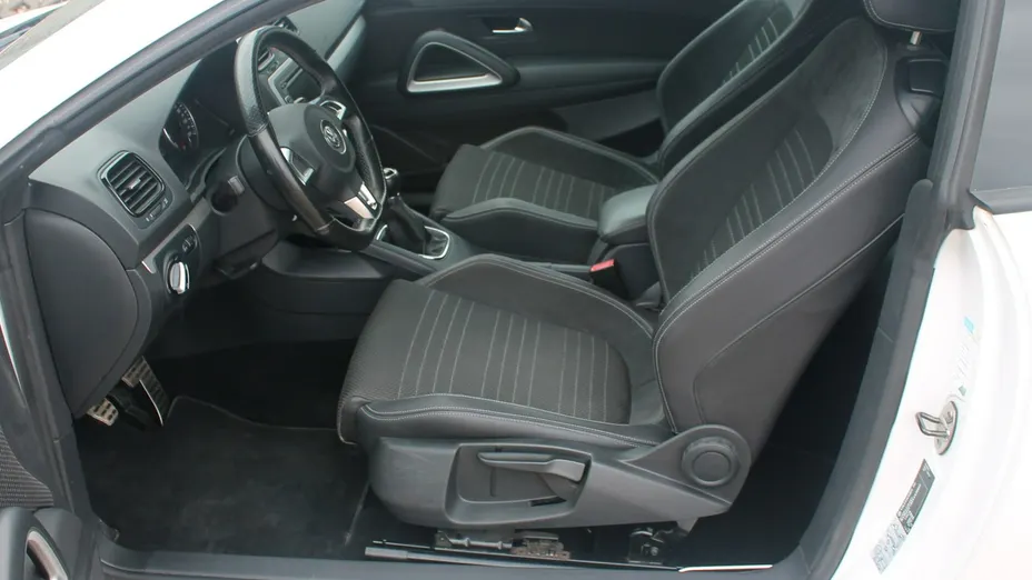 VOLKSWAGEN Scirocco -