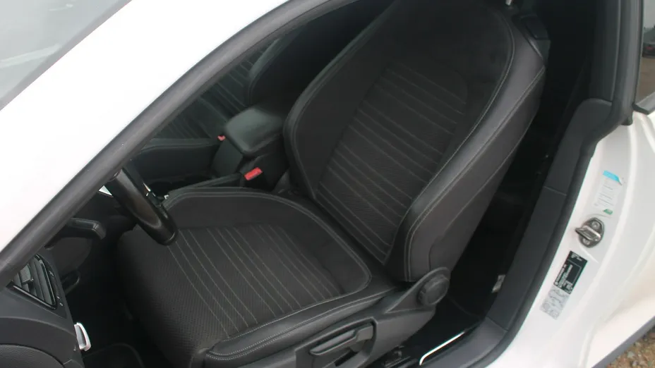 VOLKSWAGEN Scirocco -