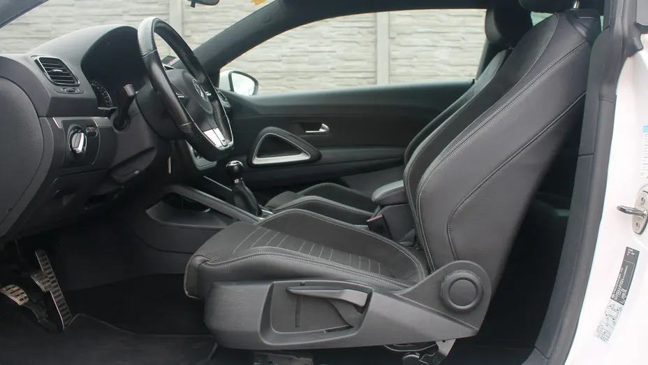 VOLKSWAGEN Scirocco -