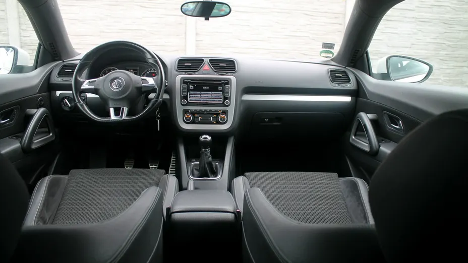 VOLKSWAGEN Scirocco -