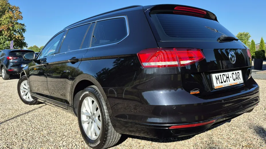 VOLKSWAGEN Passat -