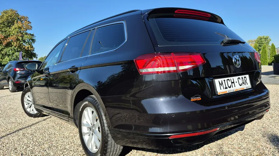 VOLKSWAGEN Passat -