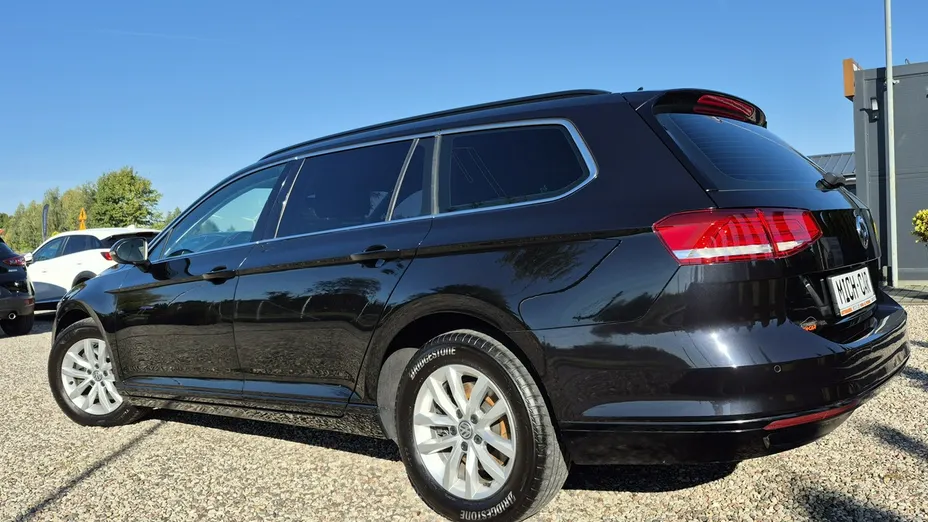 VOLKSWAGEN Passat -
