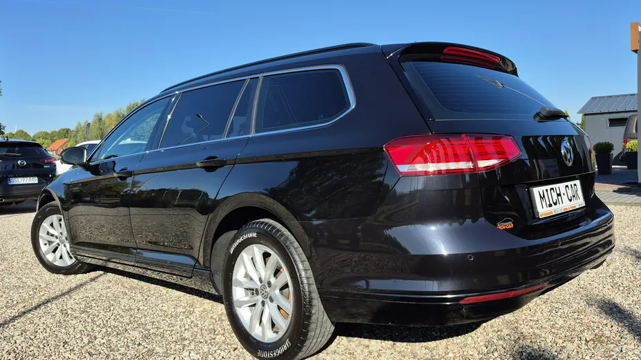 VOLKSWAGEN Passat -