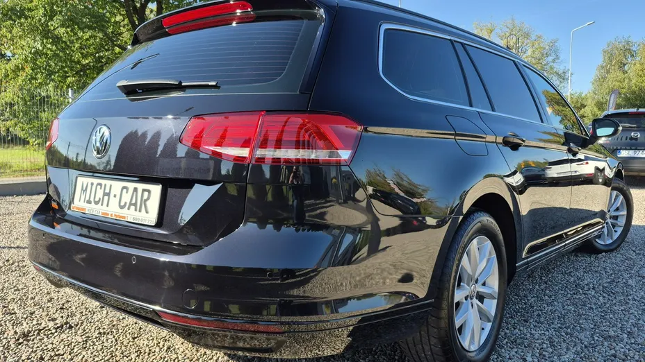 VOLKSWAGEN Passat -