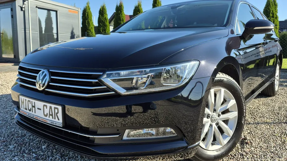 VOLKSWAGEN Passat -