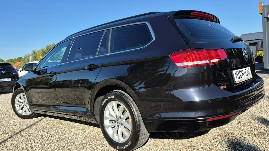 VOLKSWAGEN Passat -