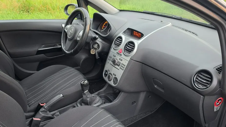 OPEL Corsa -