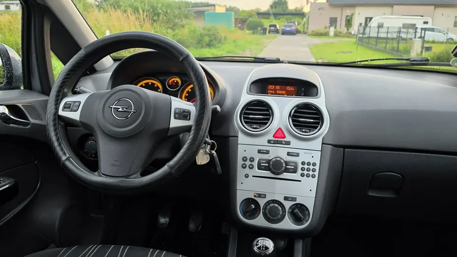 OPEL Corsa -
