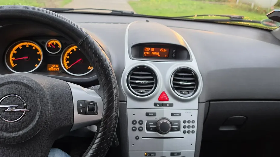 OPEL Corsa -