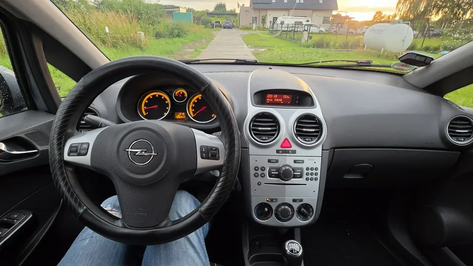 OPEL Corsa -