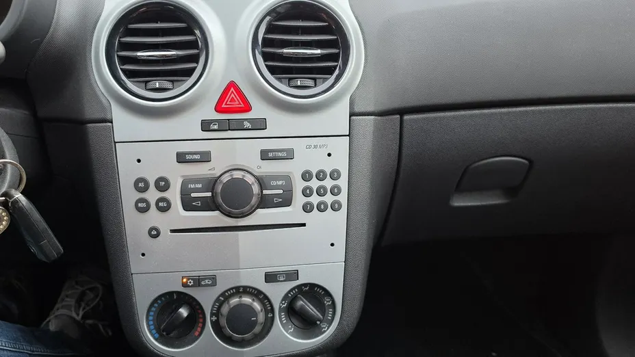 OPEL Corsa -