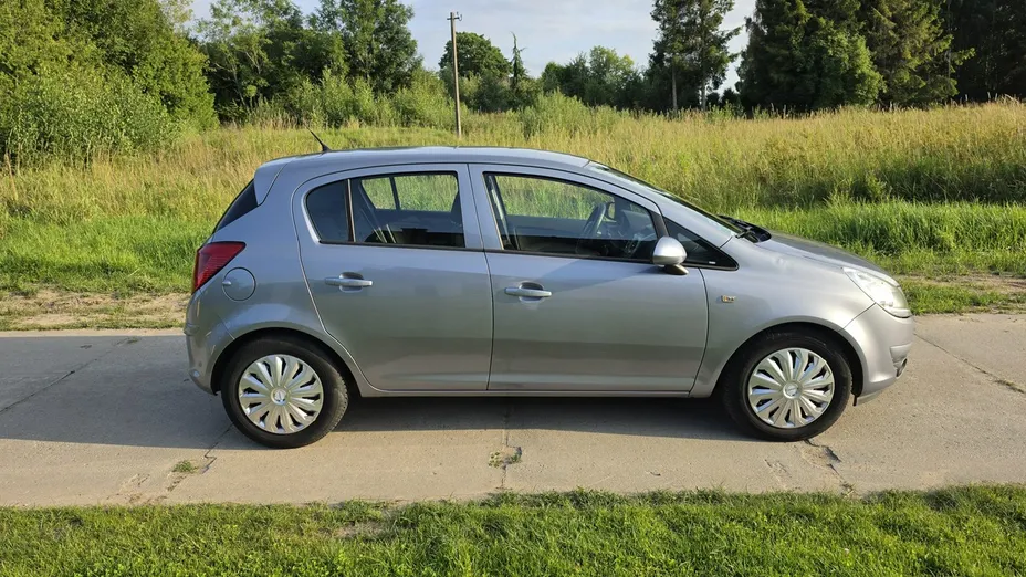 OPEL Corsa -