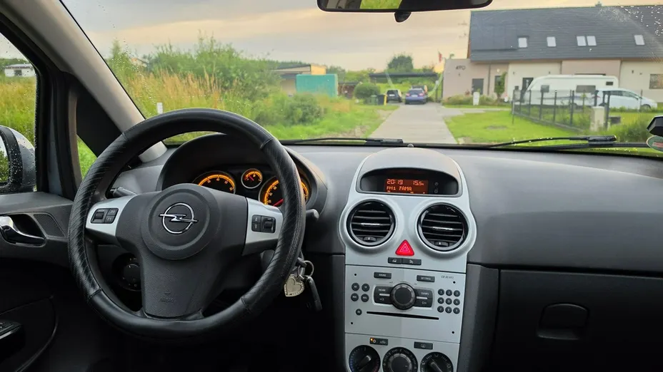 OPEL Corsa -