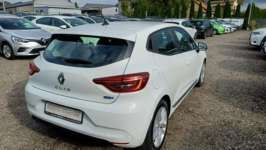 RENAULT Clio -