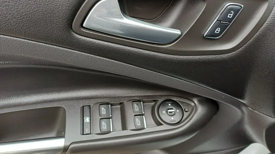 FORD Kuga -