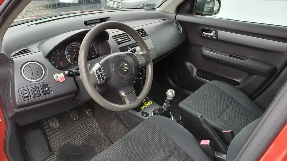 SUZUKI Swift -