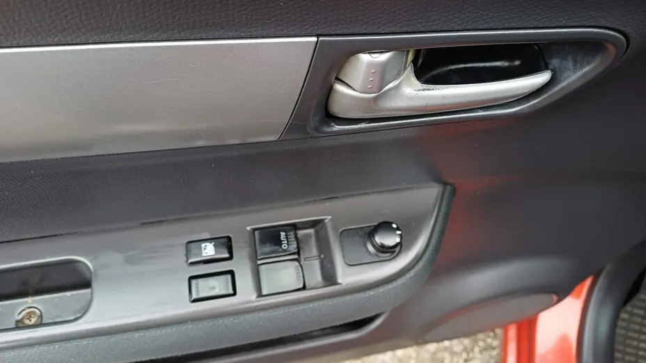 SUZUKI Swift -