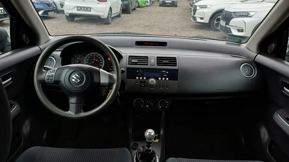 SUZUKI Swift -
