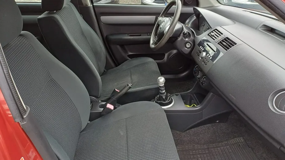 SUZUKI Swift -