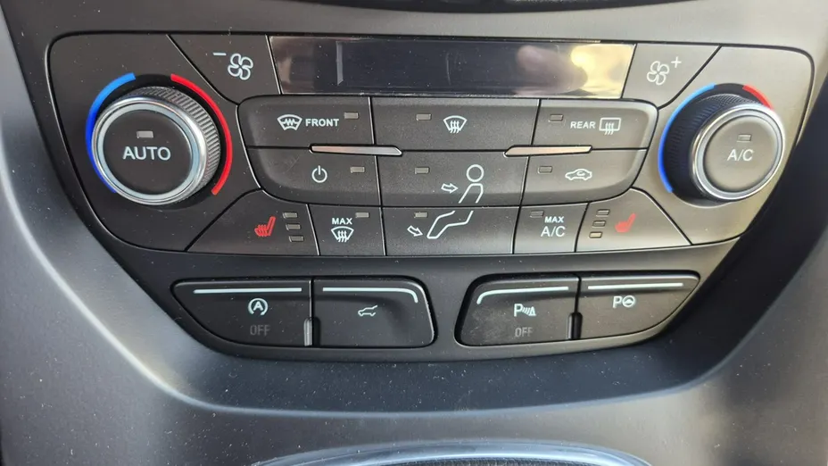 FORD Kuga -