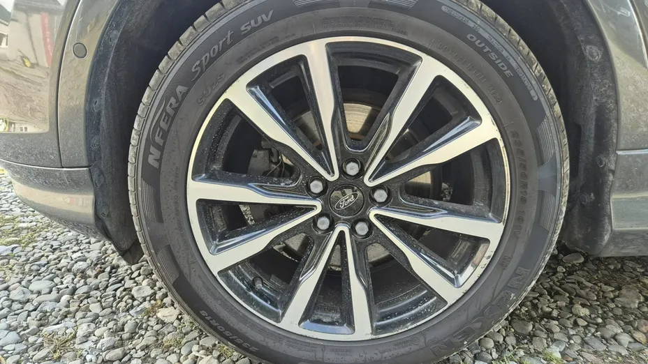 FORD Kuga -