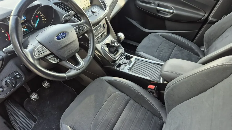 FORD Kuga -