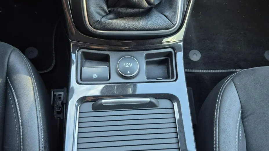FORD Kuga -