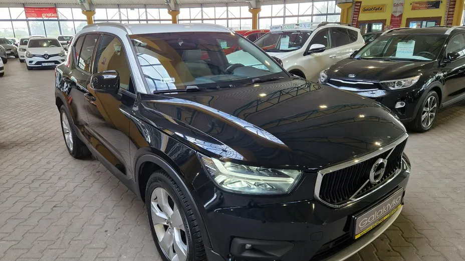VOLVO XC40 -