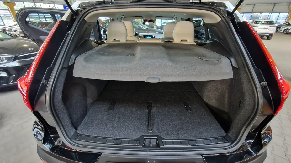 VOLVO XC40 -