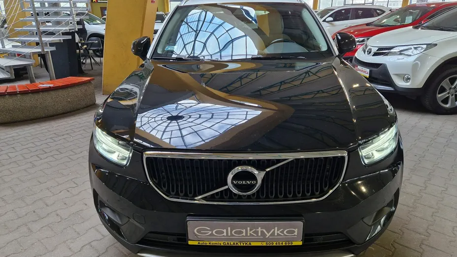 VOLVO XC40 -