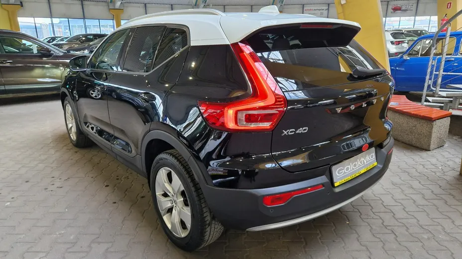 VOLVO XC40 -