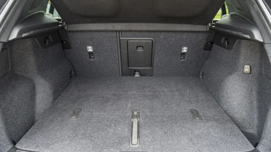 VOLVO XC40 -